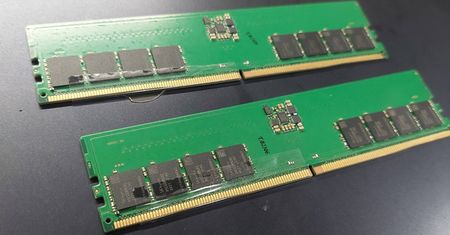 Pamięci DDR5 drożeją, ale nadchodzi ratunek. Producenci testują nowe moduły