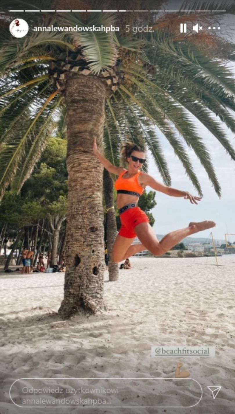 Anna Lewandowska z córkami relaksuje się na Majorce