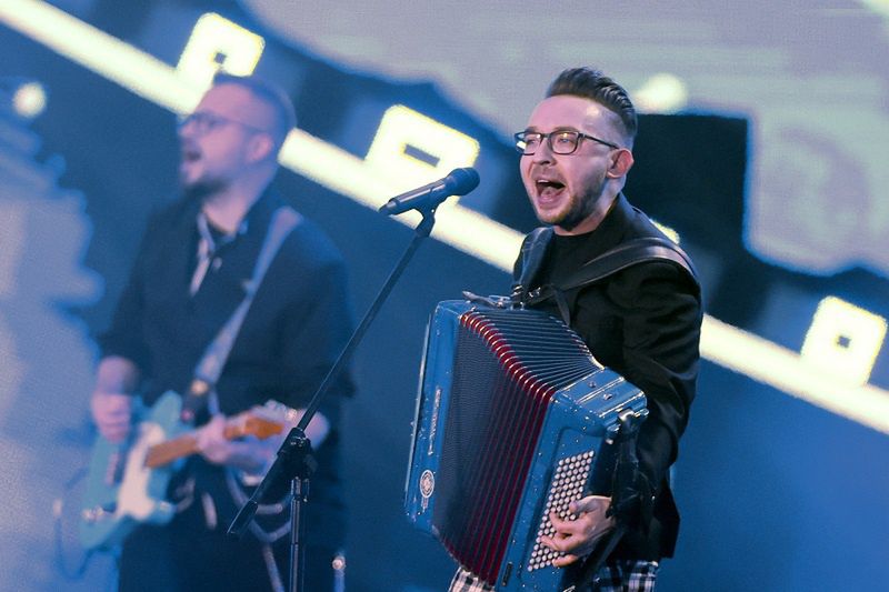 scena z: Enej, SK:, , fot. AKPA
akordeon, Koncert Sylwestrowy, Polsat, sylwester, Sylwester 2022/2023, Sylwestrowa Moc Przebojów, Sylwestrowa Moc Przebojów 2022, Sylwestrowa Moc Przebojów z Polsatem 2022, koncert, Enej