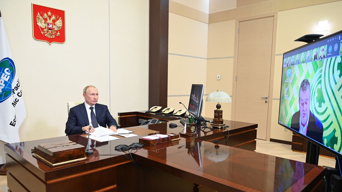 MOSCOW REGION, RUSSIA - JULY 16, 2021: Russias President Vladimir Putin takes part in an informal meeting of APEC Economic Leaders (the Asia-Pacific Economic Cooperation forum) via videoconference, at the Novo-Ogaryovo residence. Alexei Nikolsky/Russian Presidential Press and Information Office/TASS (Photo by Alexei Nikolsky\TASS via Getty Images)