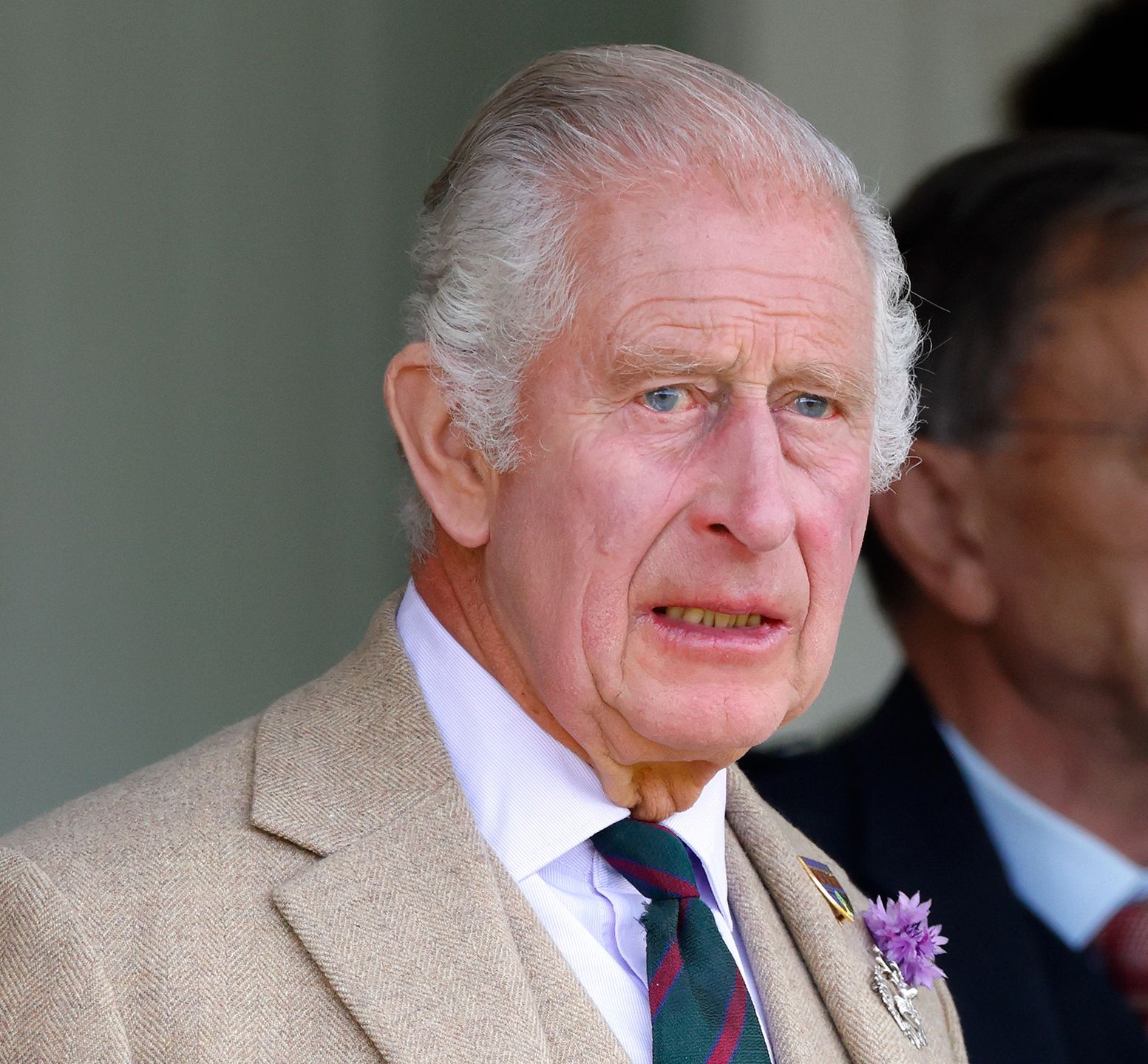 Król Karol chce spędzić wakacje Harrym i Meghan? 