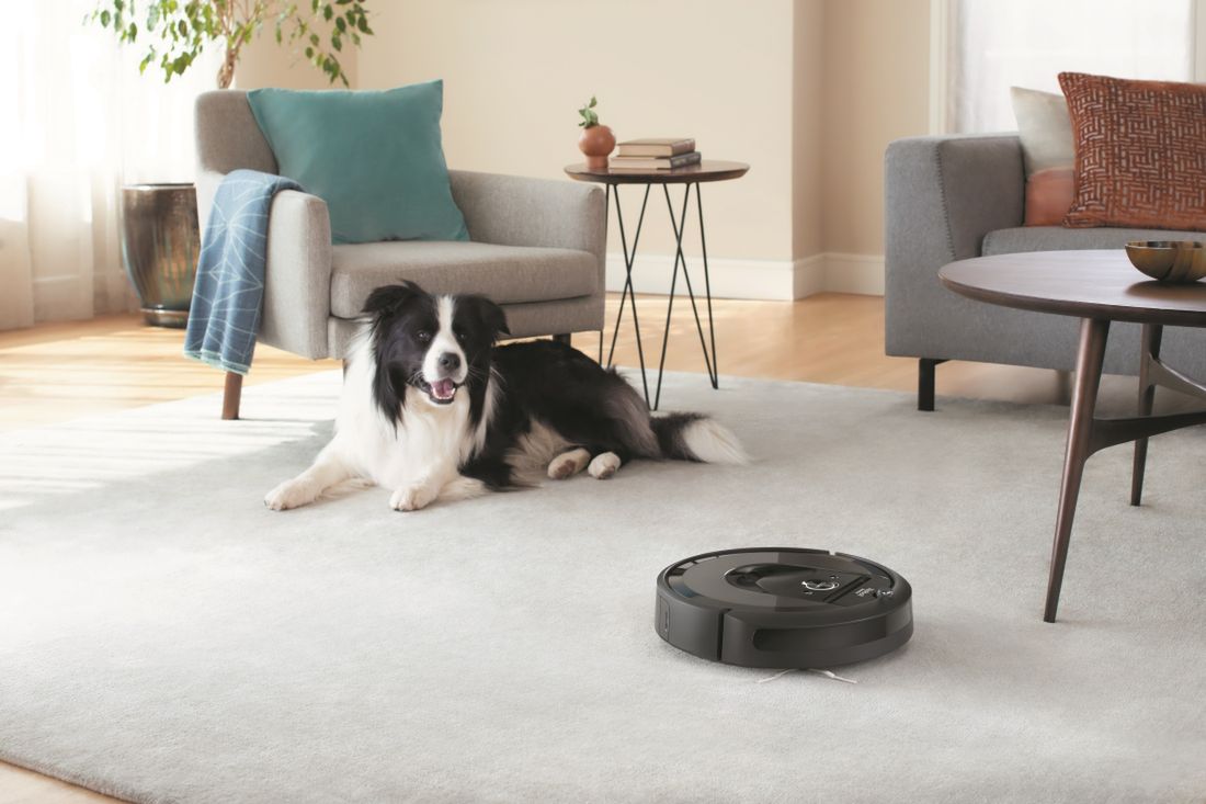 Automatyczny odkurzacz iRobot Roomba i7+ sam wyrzuci zebrane śmieci 5