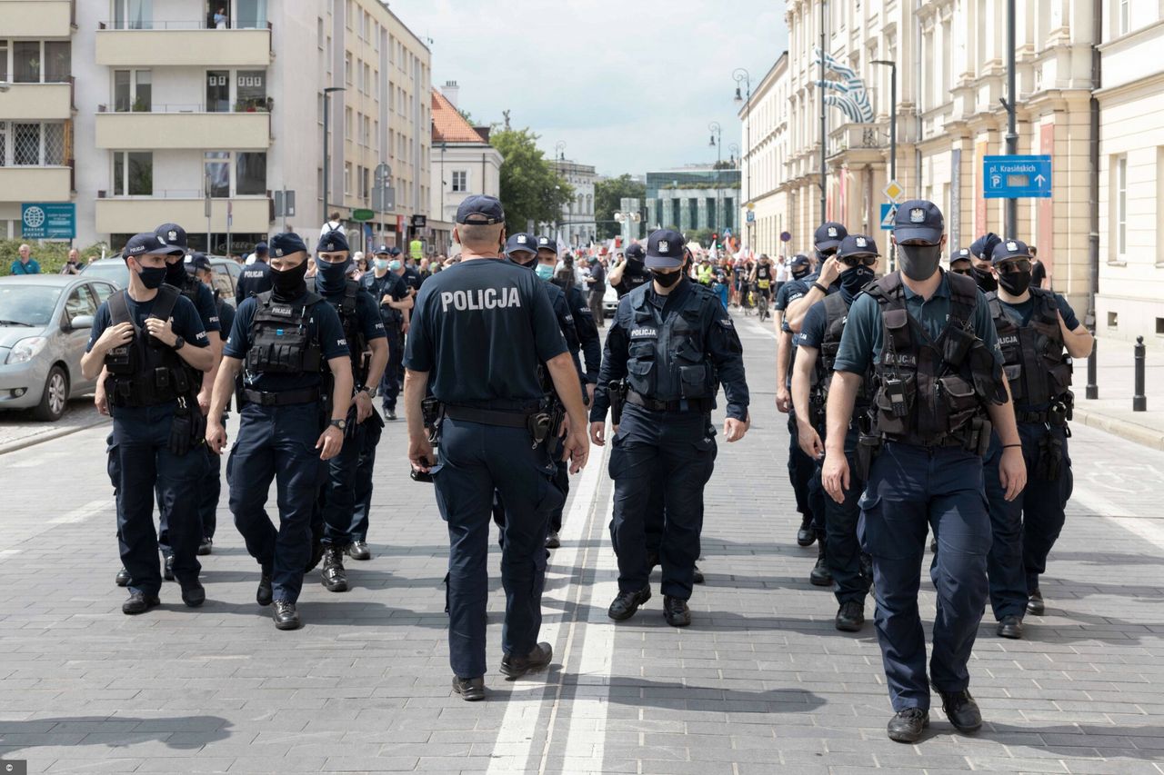 Policja dostała polecenie. "Zero tolerancji" wobec agresji antyszczepionkowców