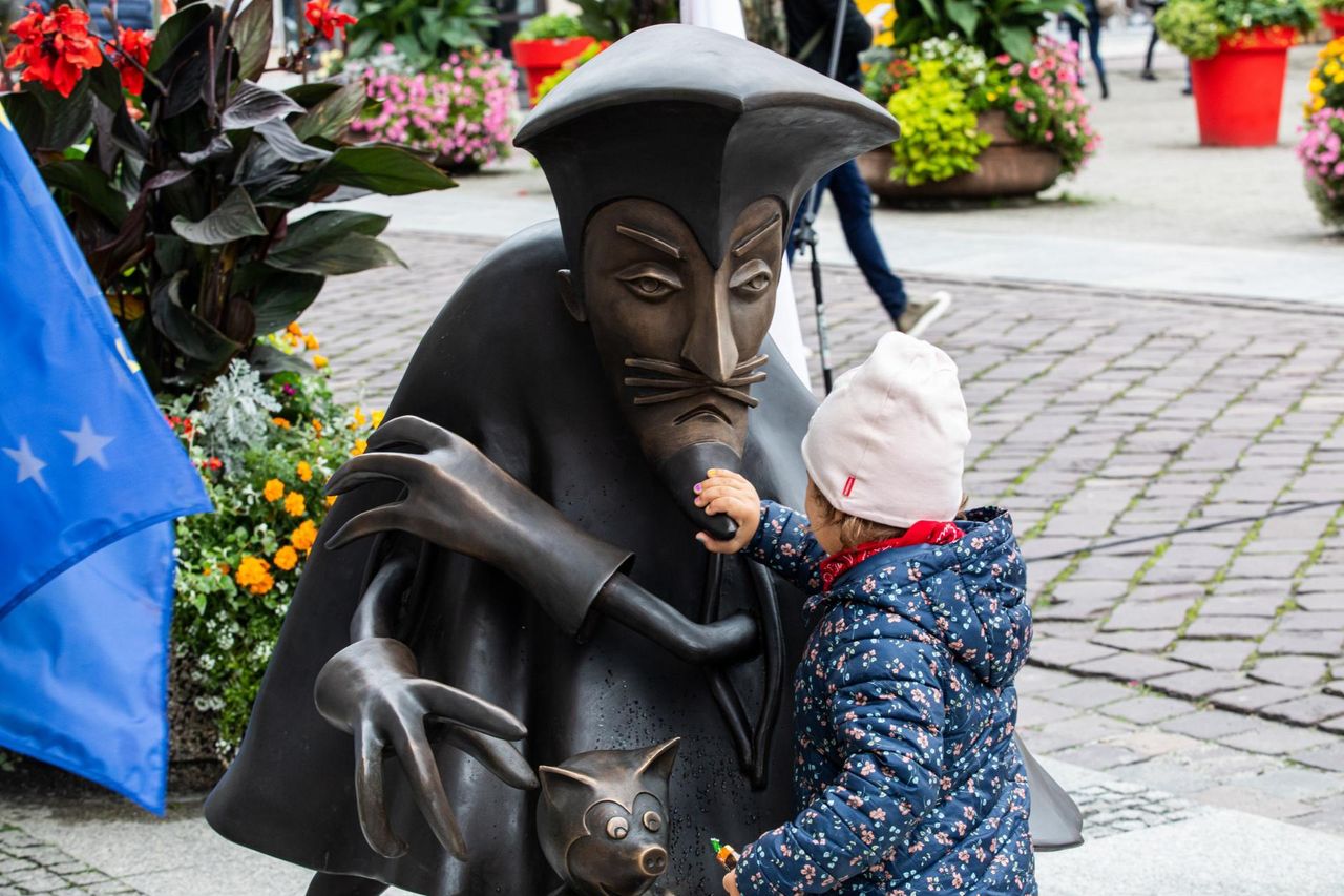 Bielsko-Biała. Don Pedro ma swój pomnik,  dołączył do Wawelskiego Smoka i Bartoliniego Bartłomieja