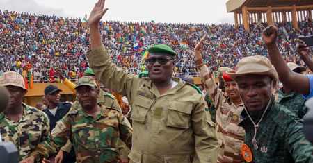 Zaczyna się nowa wojna. I w niej Putin macza swoje palce