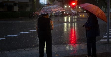 Obawy przed powodzią w Hiszpanii. Zamknięto drogi, odwołano loty