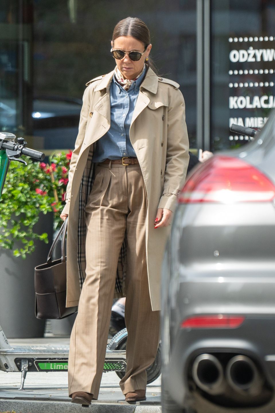 Kinga Rusin maszeruje z torebką za 12 tysięcy złotych