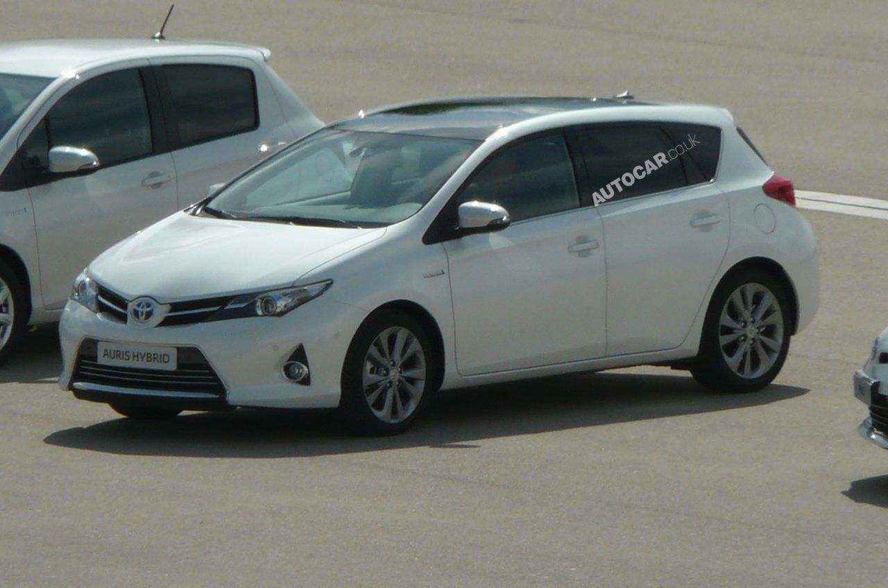 Toyota Auris 2013 - (źródło: Autocar)