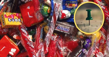 Pinezki w cukierkach na Halloween. Policja rozpoczęła śledztwo