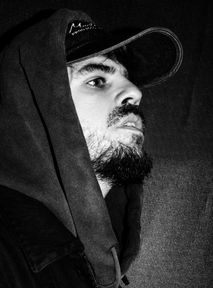 Taco Hemingway wyprzedał (prawie) całą trasę koncertową w przedsprzedaży. Są nowe daty!