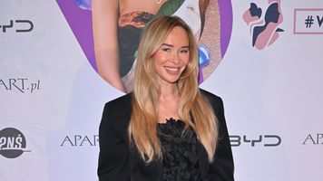 Klasa sama w sobie! Milionerka Joanna Przetakiewicz na gali #Wszechmocne. Spójrzcie na ten garnitur