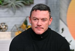 Luke Evans chwali się doskonałą sylwetką. Pokazał roznegliżowane zdjęcie