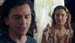 Piotr Głowacki w kampanii ING Banku Śląskiego przypomina, że „Podróże lubią zaskakiwać, ale finanse nie powinny"