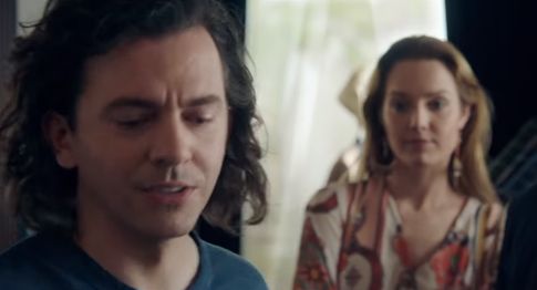 Piotr Głowacki w kampanii ING Banku Śląskiego przypomina, że „Podróże lubią zaskakiwać, ale finanse nie powinny"