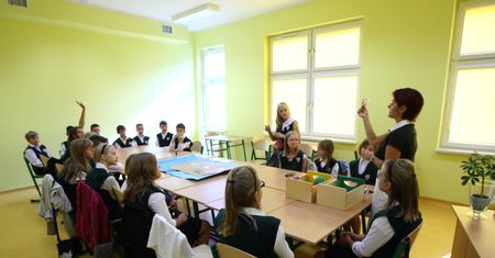 Warszawa. Trwają konsultacje dla uczniów klas VIII
