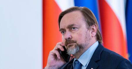 Kandydat PiS przyłapany. "Przegrał pan teleturniej"