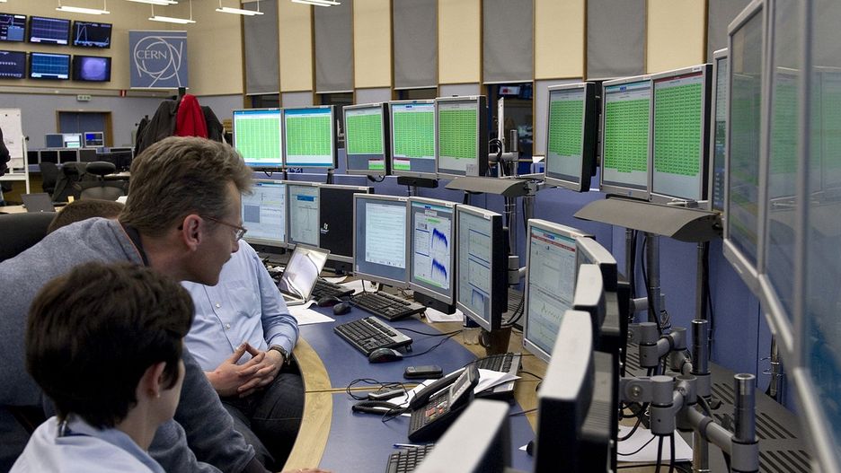 Centrum kontrolne LHC w CERN. To tu monitorowane są wszystkie kolizje.