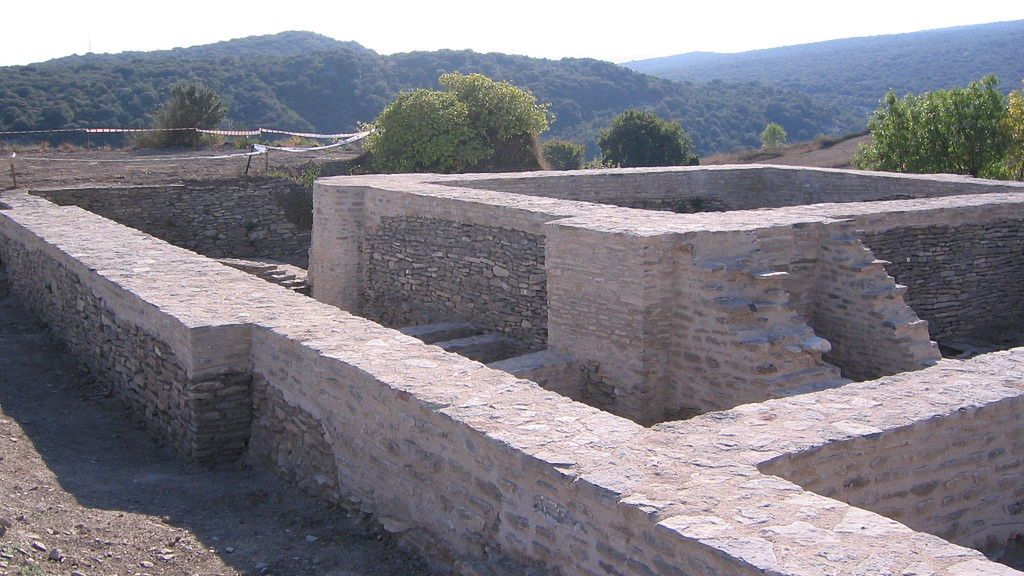 Pozostałości rzymskiego miasta Veleia, gdzie prowadzone były wykopaliska.
