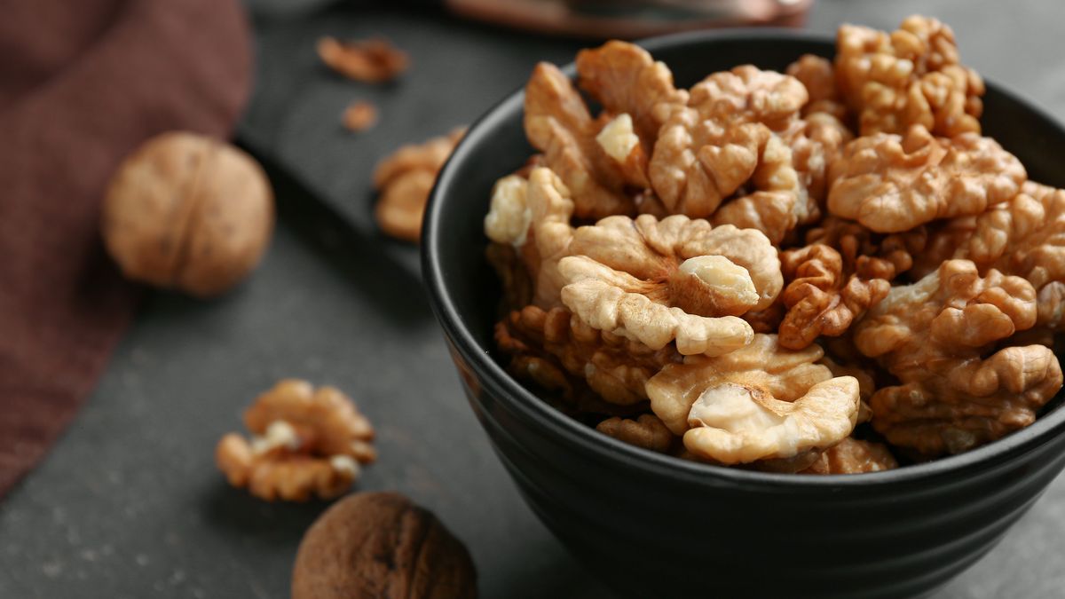 Miseczka orzechów włoskich