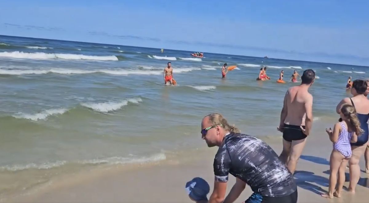 Ratownicy przeszukiwali kąpielisko w Łebie, szukając dwójki dzieci. Znalazły się na plaży