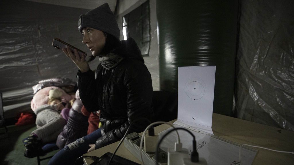 Ukraińcy muszą nauczyć się radzić sobie w przerwach w dostawie prądu