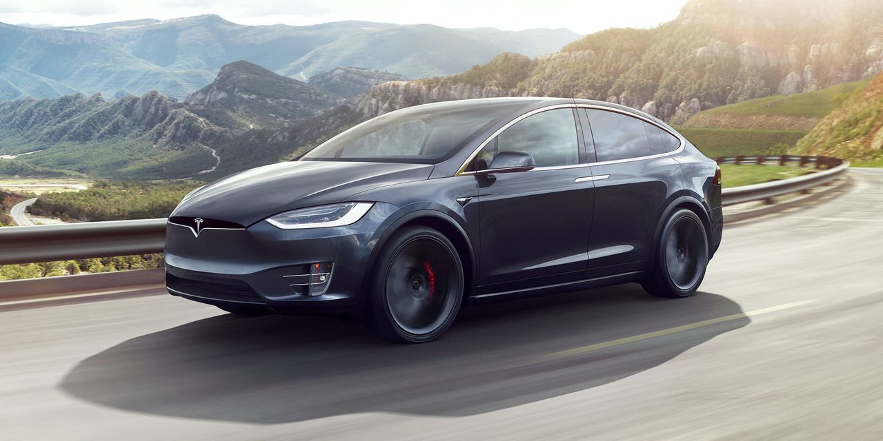 Tesla Model X wzywana do serwisu. 15 tys. sztuk może mieć problem z układem kierowniczym