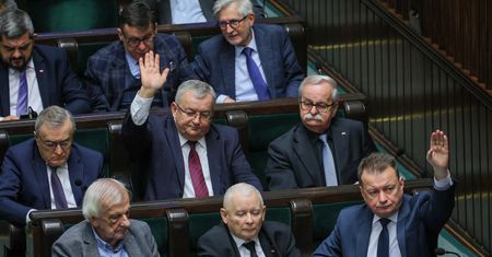 Nowy sondaż. Za to Polacy winią PiS