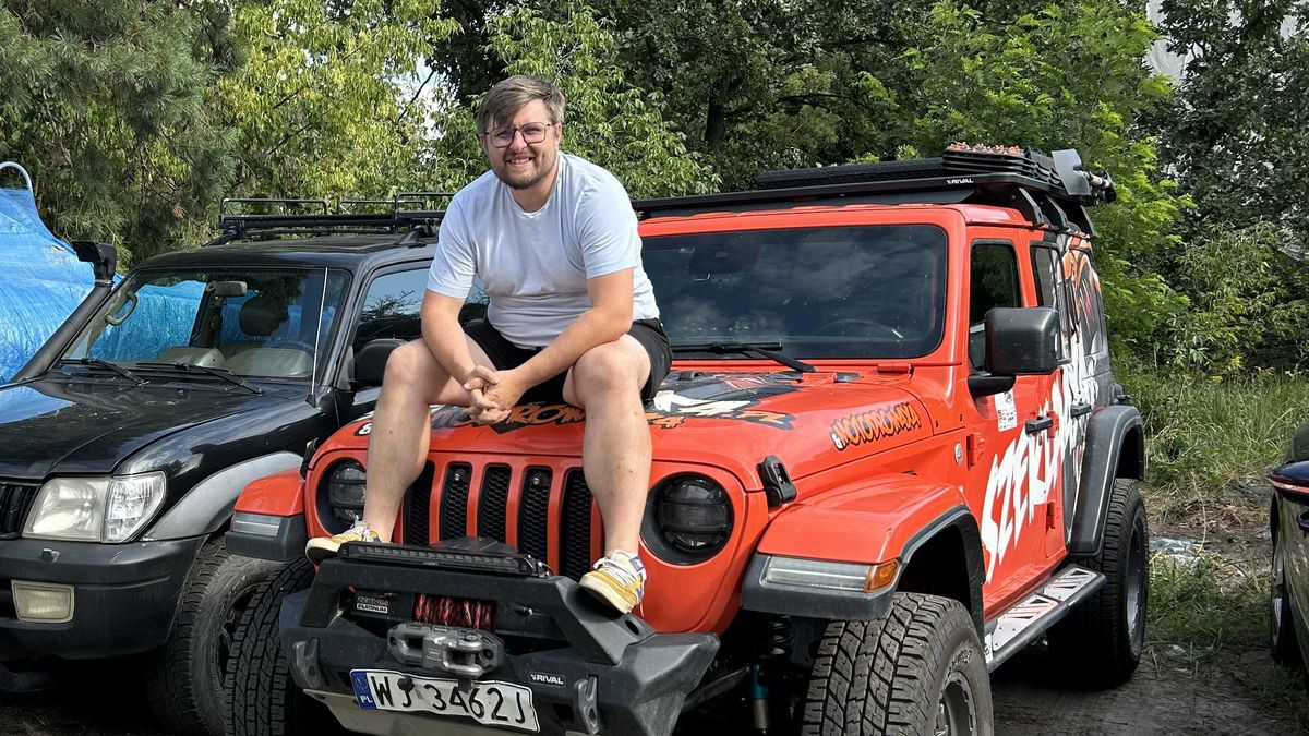 Damian Łaga i jego jeep do testowania akcesoriów