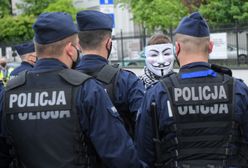 Koronawirus. Protest przedsiębiorców. Policja: Jeden z zatrzymanych mężczyzn miał objawy zakażenia