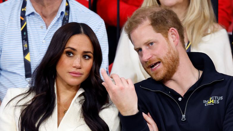 Kłopotliwa współpraca Meghan i Harry'ego z Netfliksem. Jej serial został ANULOWANY, a królowa ODMÓWIŁA udziału w ich dokumencie...