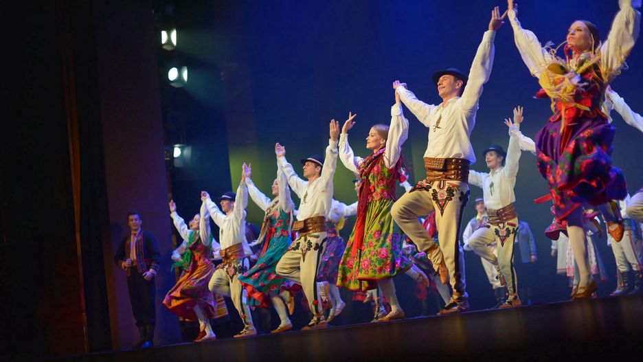 Koronawirus w Polsce. 22 członków zespołu "Mazowsze" zakażonych SARS-CoV-2