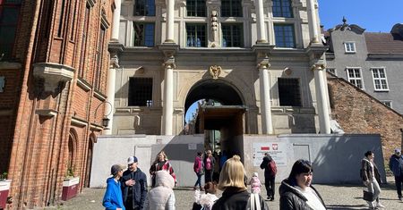 Jeden z najważniejszych zabytków Gdańska. Ogrodzenie szpeci i niepokoi