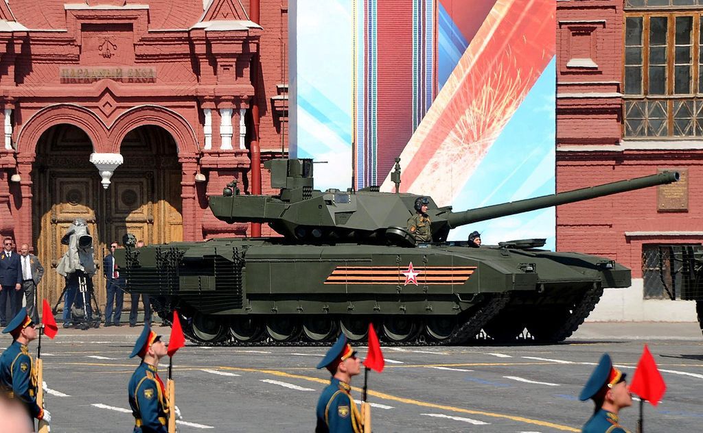 T-14 w czasie defilady na Placu Czerwonym w Moskwie