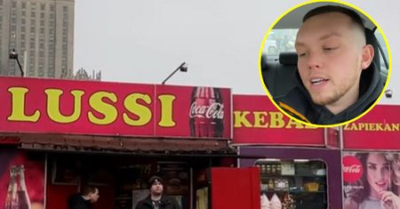 Zastał to w budce pod Pałacem Kultury. Wszyscy są potężnie zdziwieni