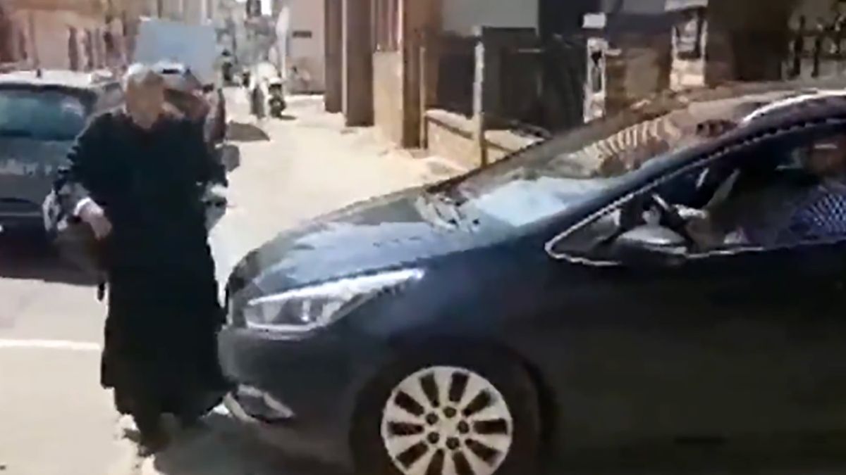 Ksiądz Michał Woźnicki usiłował rzucić się pod koła samochodu