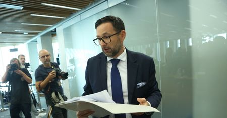 Skutki fuzji Orlenu z Lotosem. Poseł mówi o inwigilacji. Jest odpowiedź Obajtka