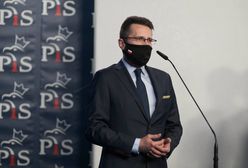 Wielki napis na siedzibie PiS. Wicerzecznik oburzony