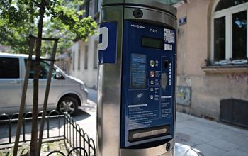 Parkingowa rewolucja w Krakowie. Mieszkańcy zapłacą mniej niż przyjezdni