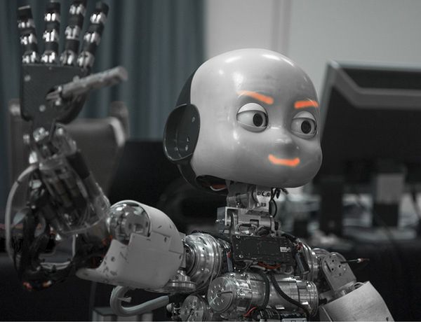 Robot iCub (fot. newscientist.com)