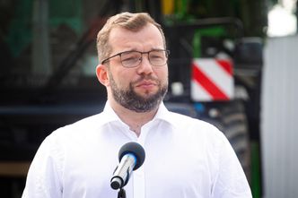 Urzędnik do zwolnienia, bo minister spóźnił się na samolot. Ta historia to paliwo na jesienne protesty