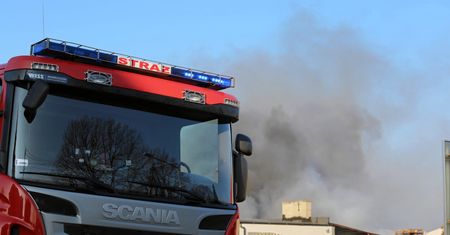 Częstochowa. Osobówka zaczęła się palić. Kierowca niczego nie zauważył