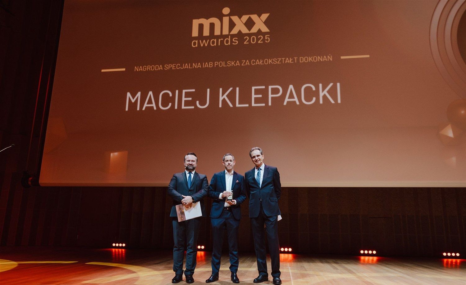 Maciej Klepacki z nagrodą IAB Polska za całokształt. Wręczono Mixx Awards 2025