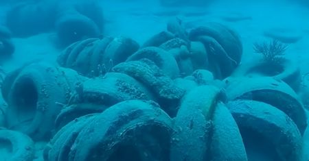 Dwa miliony opon na dnie oceanu. Fatalne skutki eksperymentu