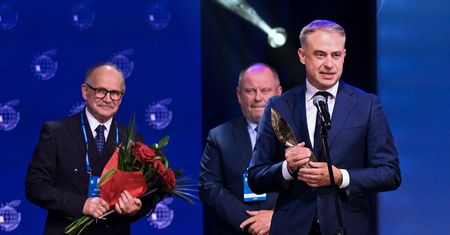 Krzysztof Gawkowski Człowiekiem Roku 2025 Forum Ekonomicznego w Karpaczu