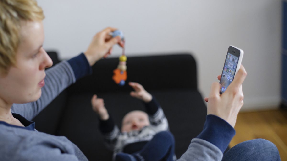 Jak smartfony wpływają na rozwój dzieci?