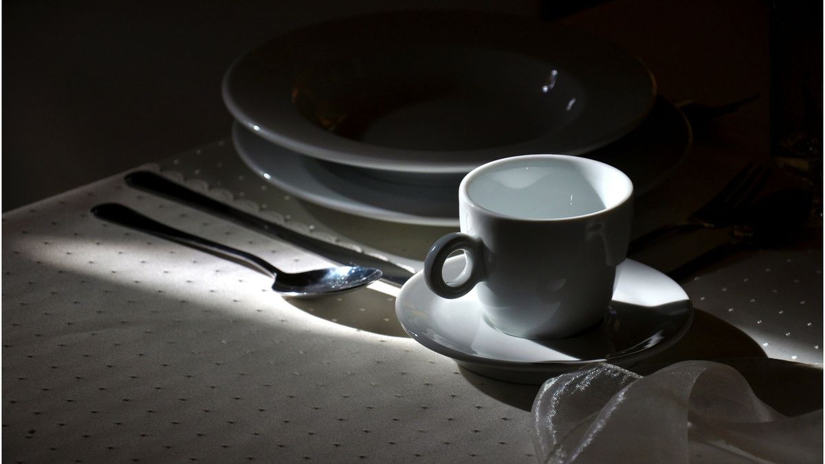 GIS ostrzega. Talerze, z których ołów migruje do żywności