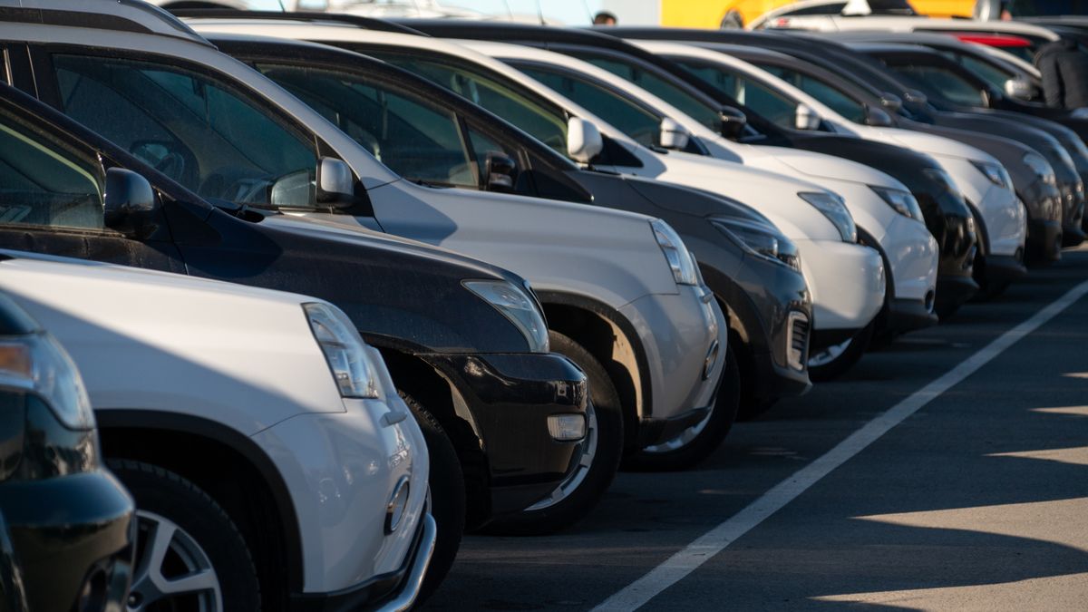 Sprzedaż aut najniższa od ćwierć wieku