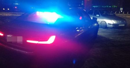 Próbował driftować citroenem na parkingu sklepu meblowego. To dopiero początek jego problemów