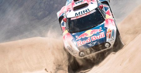 Loeb traci, Peterhansel ściga lidera. W czołówce Dakaru robi się gorąco
