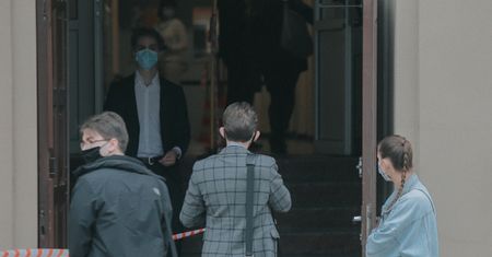 Nauczycielka dostała prezent od uczennicy. Rozpakowała go i oniemiała